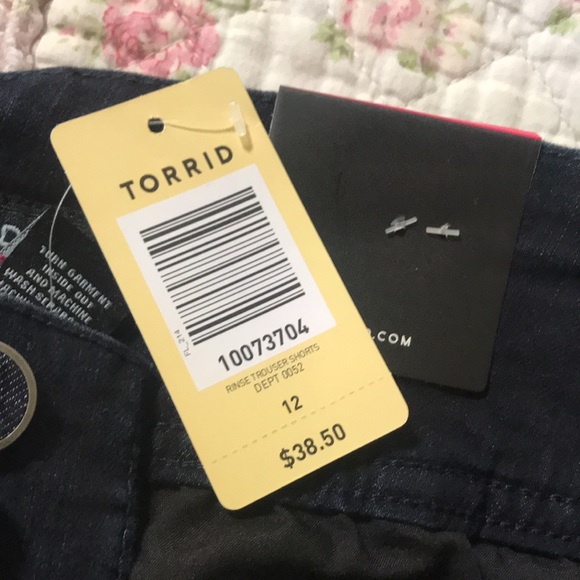 Torrid High-waisted Triple button Jean Shorts - Picture 7 of 13
